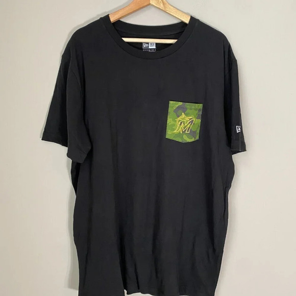 NWT Mens New Era MLB Miami Marlins Camo Pocket Black T-Shirt w Gold Logo Size XL - Picture 3 of 16